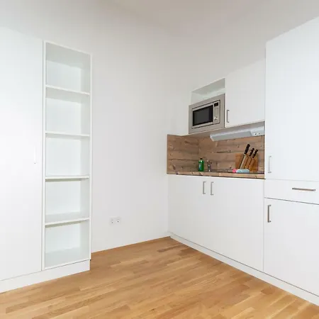 My Serviced Apartment-messe מלון דירות 3*